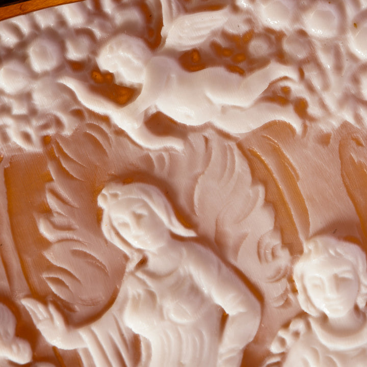 Brosche mit antiker Waldszene