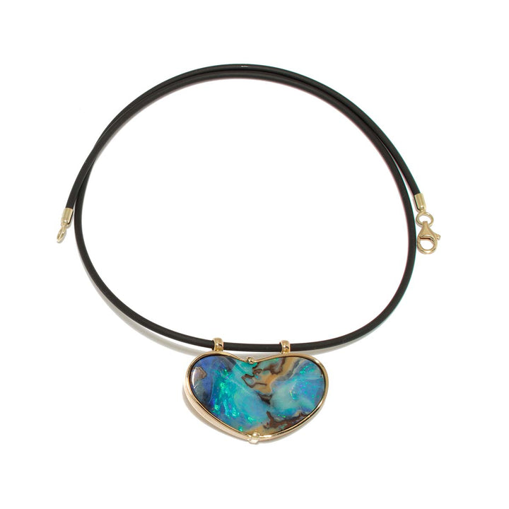 Lederkette mit Opal-Anhänger