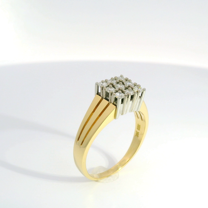 Ring mit mehreren Steinen