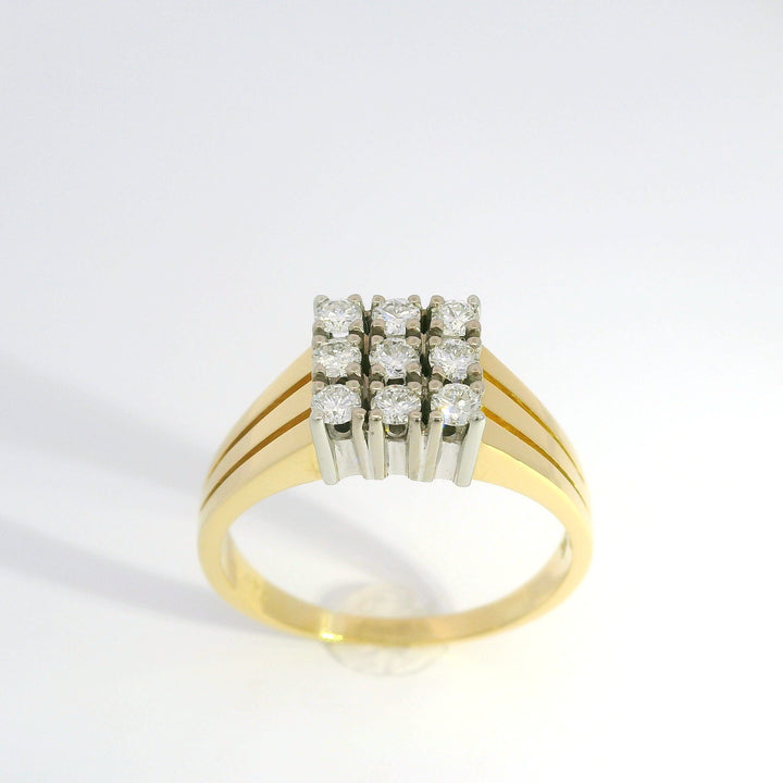 Ring mit mehreren Steinen