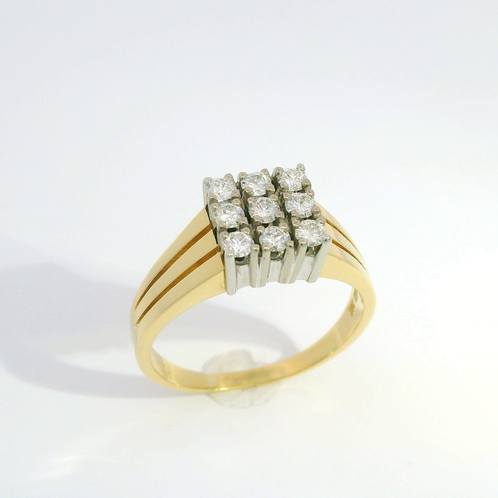 Ring mit mehreren Steinen