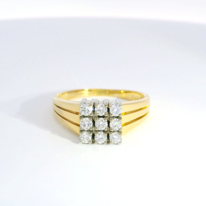 Ring mit mehreren Steinen