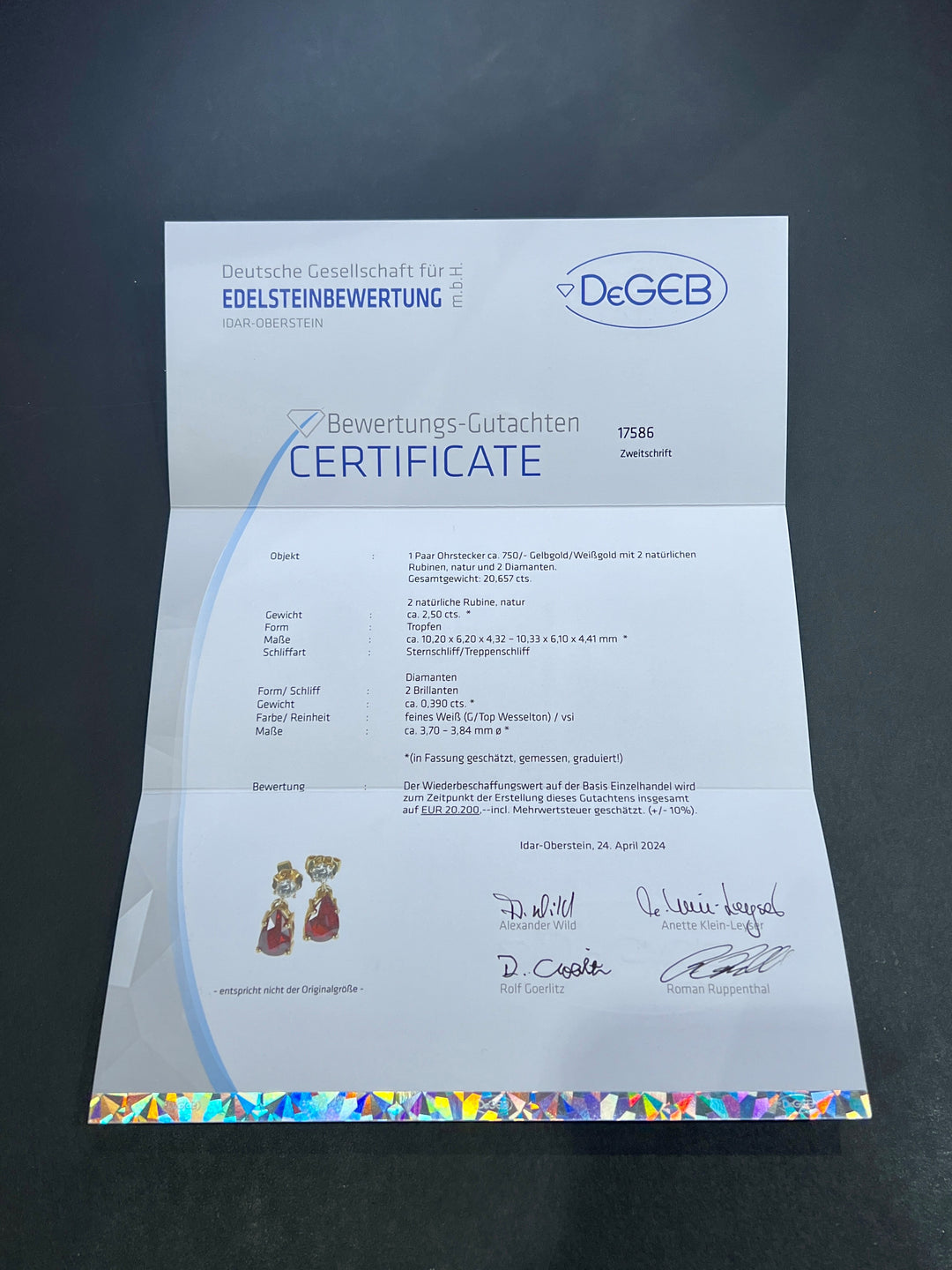 Rubin-Diamant-Ohrstecker hängend